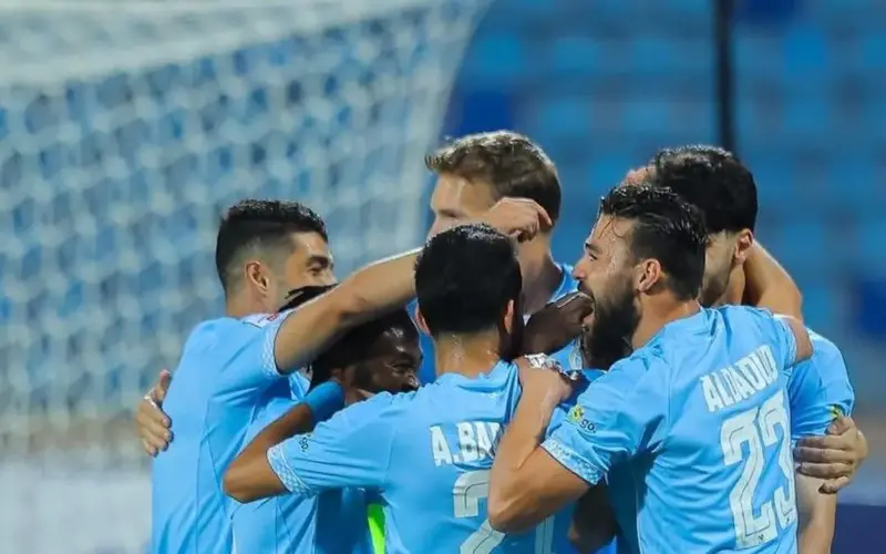 “مباراة تحت الحصار”.. صافرات الإنذار تربك مباراة الفيصلي والأهلي بالدوري الأردني